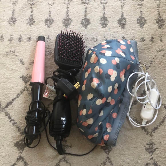 CURLER NOT INCLUDED- reduced price. revlon straightener brush and heating cap - Picture 2 of 8